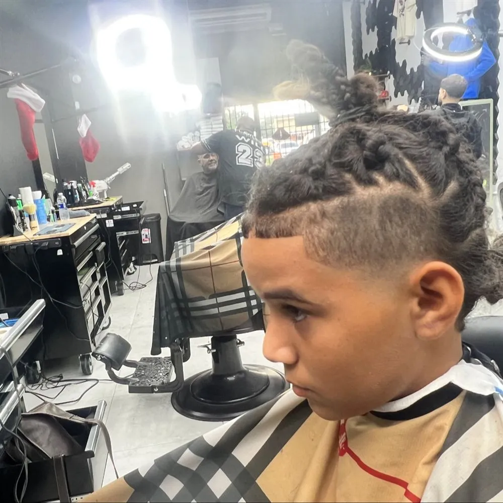 Trabajo real del portafolio de Indio Barber, pieza 18 de 25